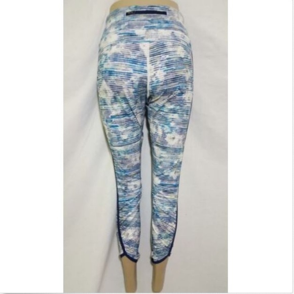 Lululemon Real Quick Tight sz 4 Blurry Belle - Picture 4 of 8